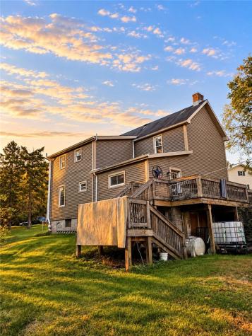 46 Chapel Hill Road Claysville PA 15323