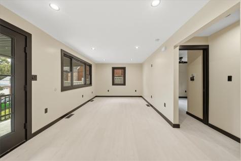 343 Thomas Street Carnegie PA 15106