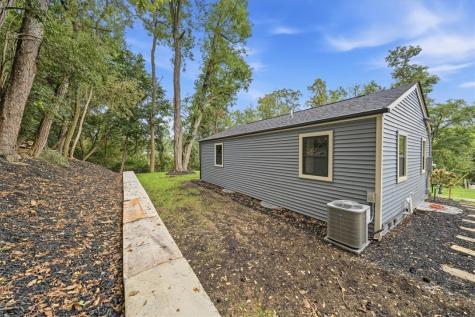 343 Thomas Street Carnegie PA 15106