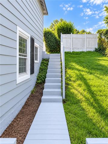 5221 Schenley Avenue Garfield PA 15224