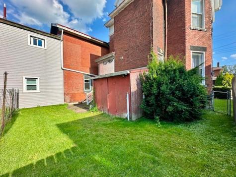 1716 Middle Street Sharpsburg PA 15215