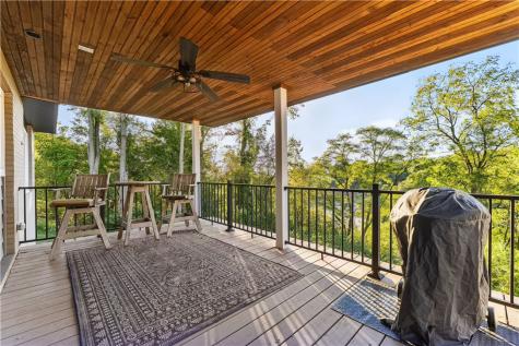 736 Pinetree Road Mt Lebanon PA 15243