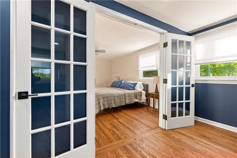 736 Pinetree Road Mt Lebanon PA 15243