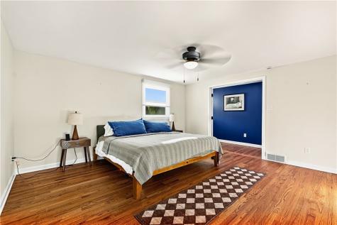 736 Pinetree Road Mt Lebanon PA 15243