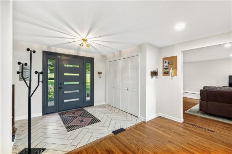 736 Pinetree Road Mt Lebanon PA 15243