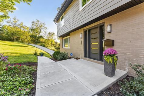736 Pinetree Road Mt Lebanon PA 15243