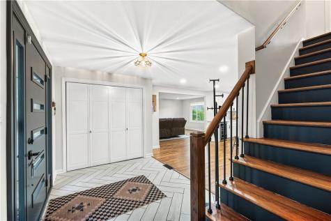 736 Pinetree Road Mt Lebanon PA 15243