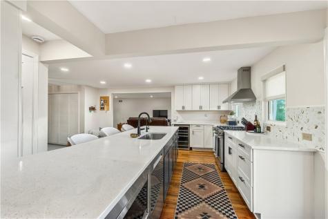 736 Pinetree Road Mt Lebanon PA 15243