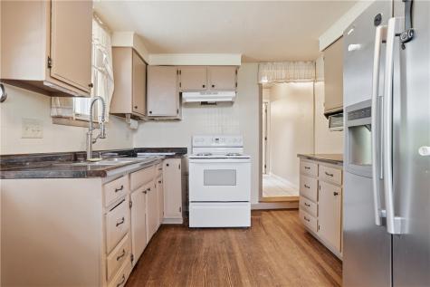 692 Amity Ridge Road Amwell PA 15311