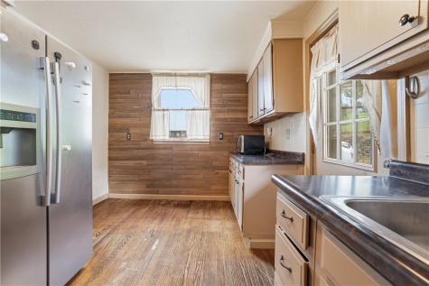692 Amity Ridge Road Amwell PA 15311