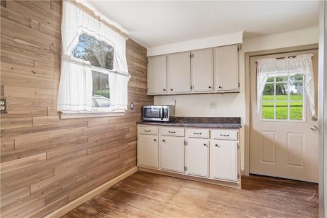 692 Amity Ridge Road Amwell PA 15311