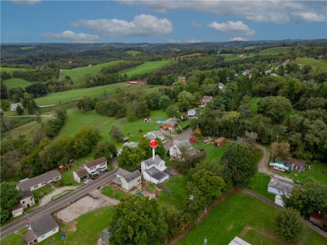 692 Amity Ridge Road Amwell PA 15311