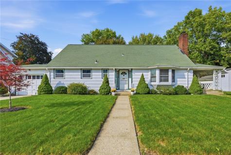 221 E Edgewood Avenue New Castle PA 16105