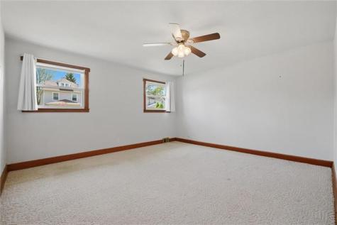 221 E Edgewood Avenue New Castle PA 16105