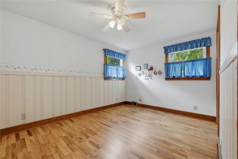 221 E Edgewood Avenue New Castle PA 16105