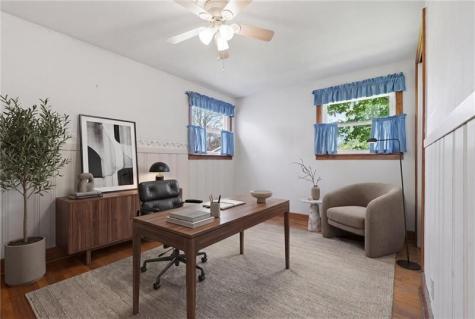 221 E Edgewood Avenue New Castle PA 16105
