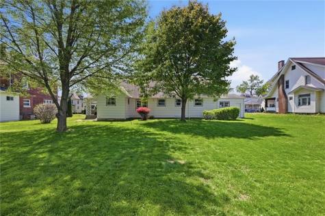 221 E Edgewood Avenue New Castle PA 16105