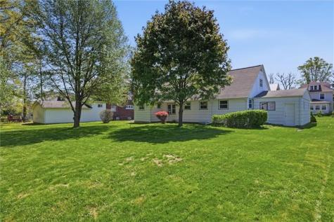 221 E Edgewood Avenue New Castle PA 16105