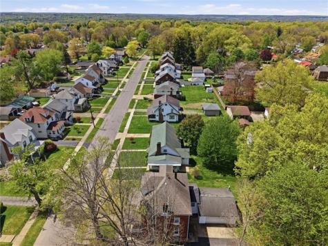 221 E Edgewood Avenue New Castle PA 16105