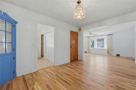 221 E Edgewood Avenue New Castle PA 16105