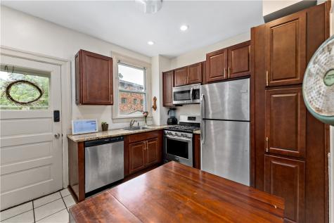 212 Elm Street Edgewood PA 15218