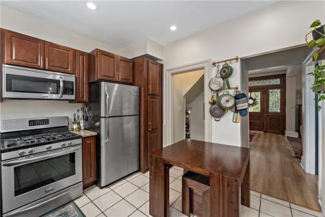 212 Elm Street Edgewood PA 15218