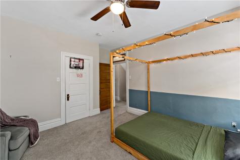 212 Elm Street Edgewood PA 15218
