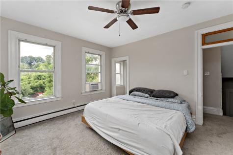 212 Elm Street Edgewood PA 15218