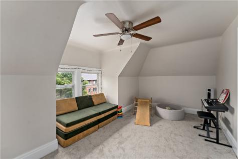 212 Elm Street Edgewood PA 15218