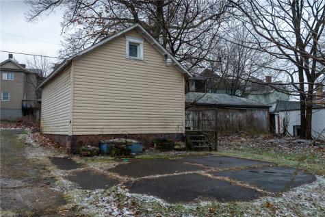 222 N 2nd Street Jeannette PA 15644