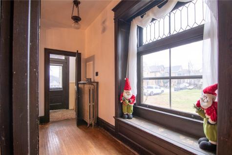 222 N 2nd Street Jeannette PA 15644