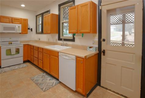 222 N 2nd Street Jeannette PA 15644