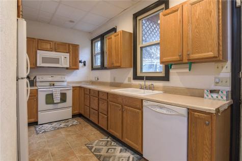 222 N 2nd Street Jeannette PA 15644