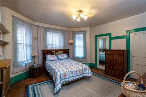 222 N 2nd Street Jeannette PA 15644