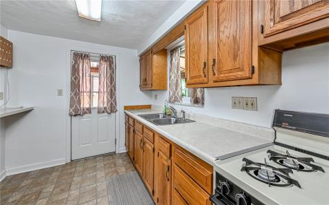 5150 Lougean Avenue Lincoln Place PA 15207