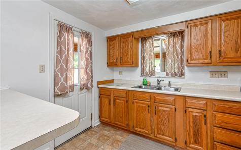 5150 Lougean Avenue Lincoln Place PA 15207