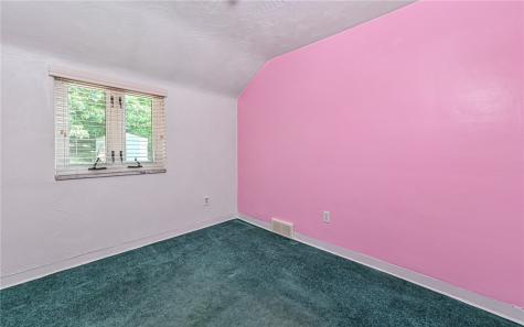 5150 Lougean Avenue Lincoln Place PA 15207