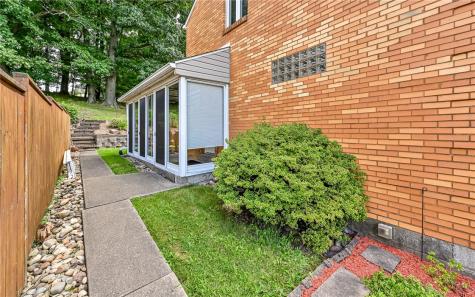 5150 Lougean Avenue Lincoln Place PA 15207