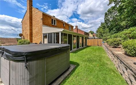 5150 Lougean Avenue Lincoln Place PA 15207