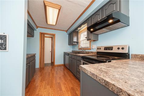 1004 Sunset Boulevard Ellwood City PA 16117