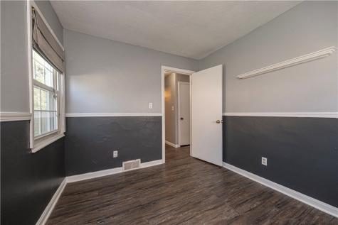 1004 Sunset Boulevard Ellwood City PA 16117
