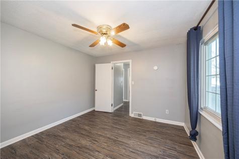 1004 Sunset Boulevard Ellwood City PA 16117