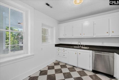 65 Vanderhorst Street F Charleston SC 29403