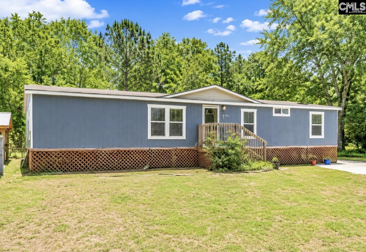 187 Ellexlee Road Santee SC 29142