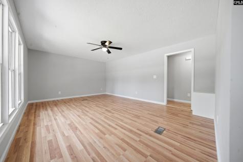 1040 E Sherwood Drive Sumter SC 29153