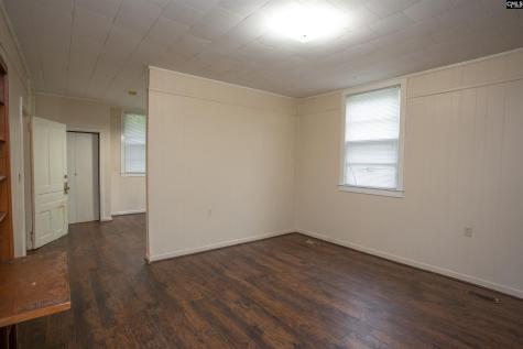 207 N Lee Street Bishopville SC 29010-0000