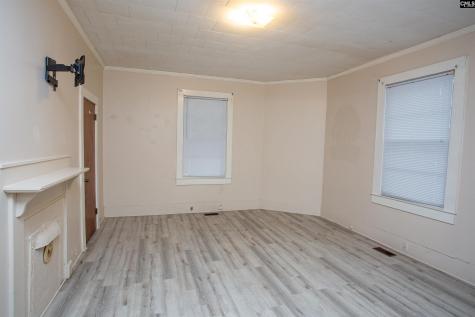 207 N Lee Street Bishopville SC 29010-0000