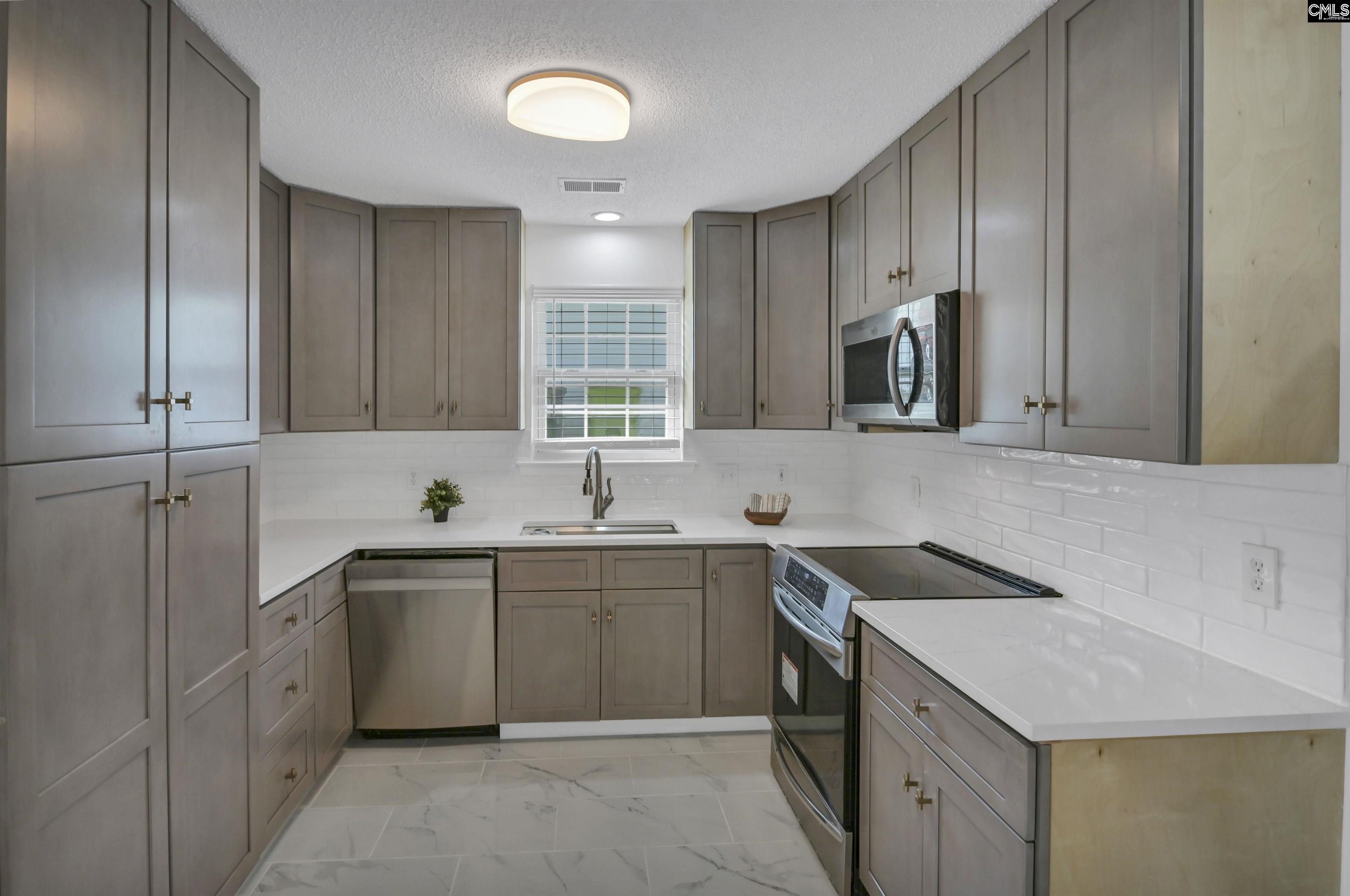 9 Twin Oaks Circle Columbia SC 29209