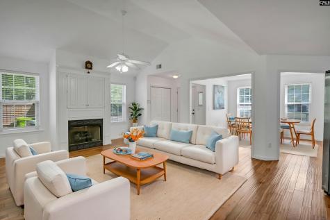 9 Twin Oaks Circle Columbia SC 29209