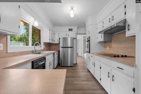 1811 Hobkirk Court Camden SC 29020